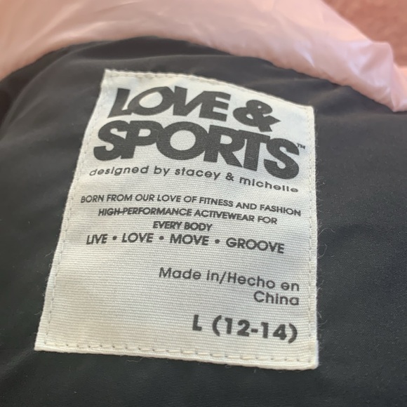 Love and Sports puffer vest size Large. - Picture 3 of 3